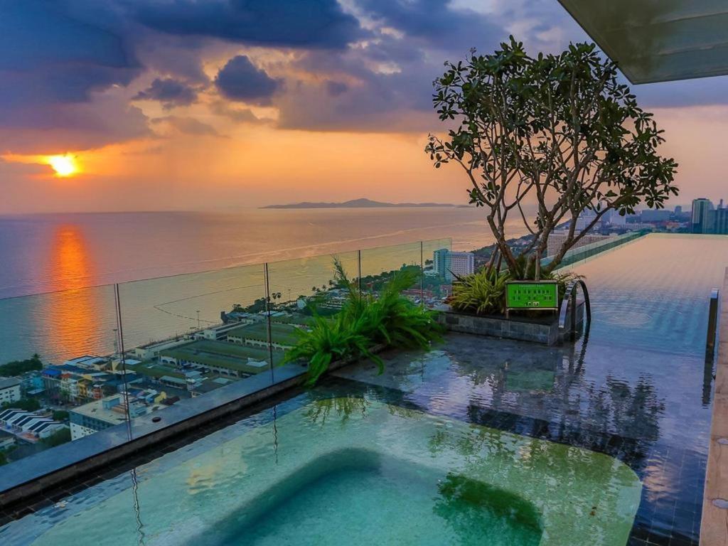 The Riviera Jomtien Studio Sea View High Floor Apartment ภายนอก รูปภาพ
