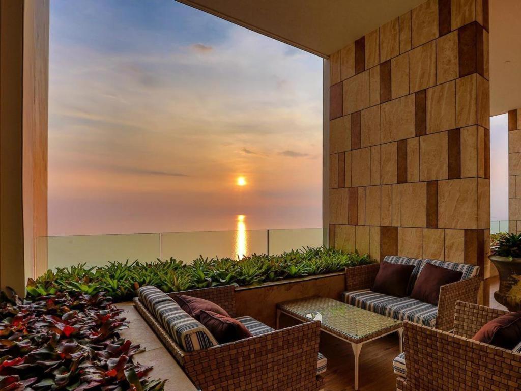 The Riviera Jomtien Studio Sea View High Floor Apartment ภายนอก รูปภาพ
